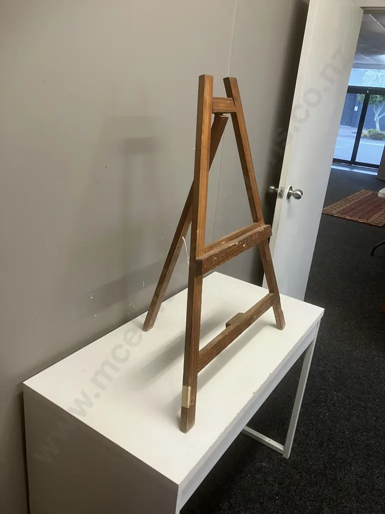 Wooden Easel. 84.5 x 64cm Image 1++