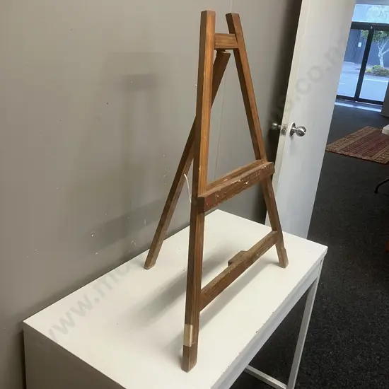 Wooden Easel. 84.5 x 64cm