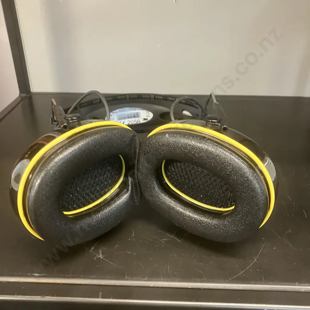 3M WorkTunes Connect Wireless Hearing Protectors Image 1++