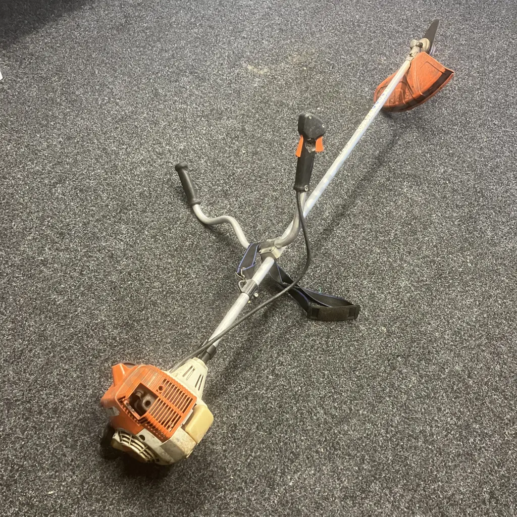 Stihl FS250 Petrol Brushcutter (Missing Parts) Image 1++