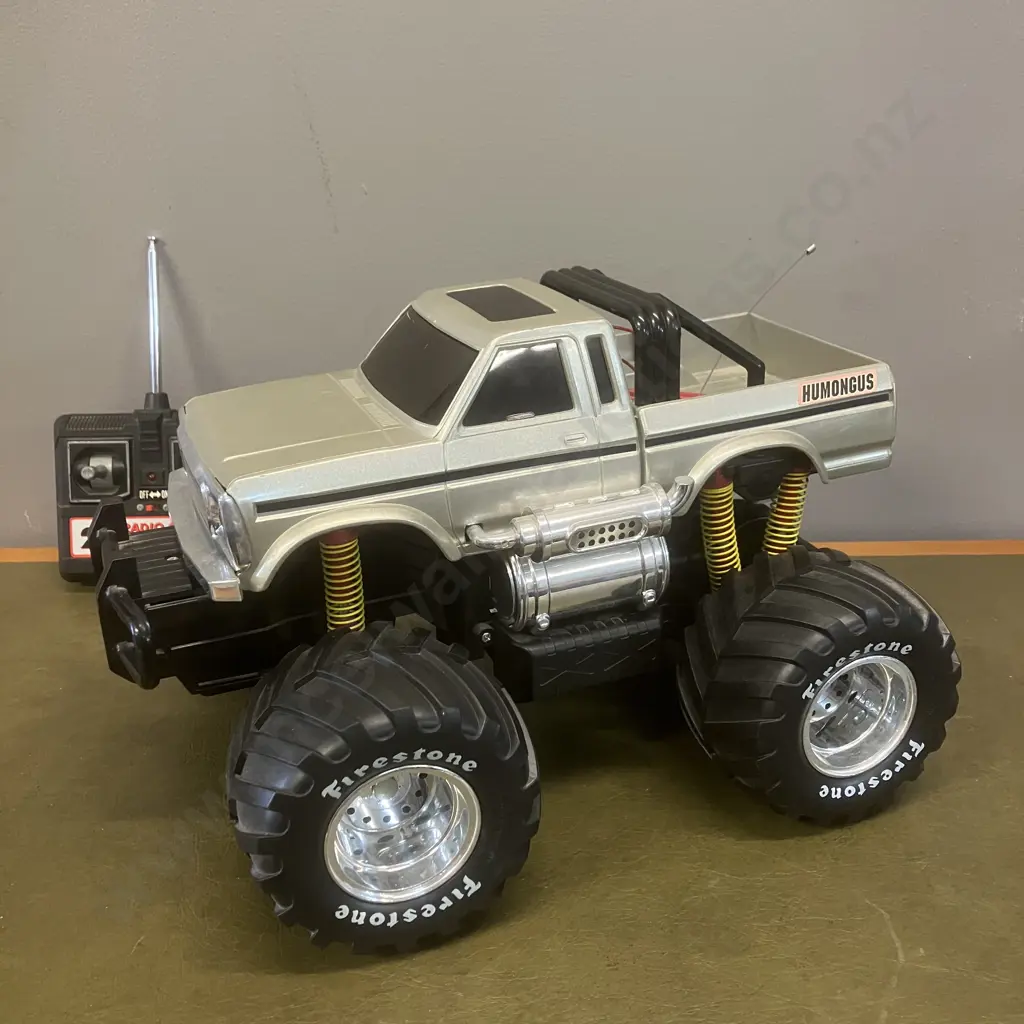 HUMONGUS R/C Monster Truck - 27 Mhz Image 1++