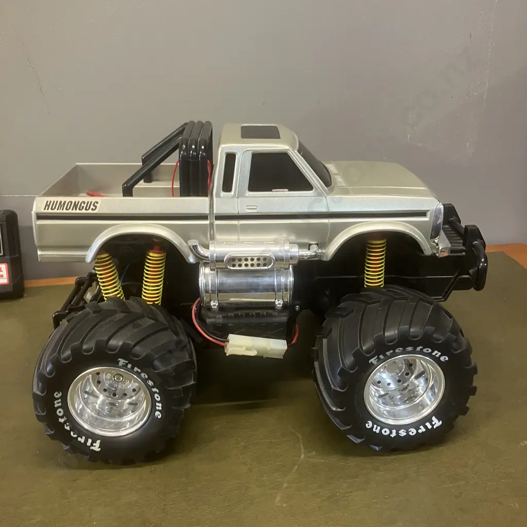 HUMONGUS R/C Monster Truck - 27 Mhz Image 1++