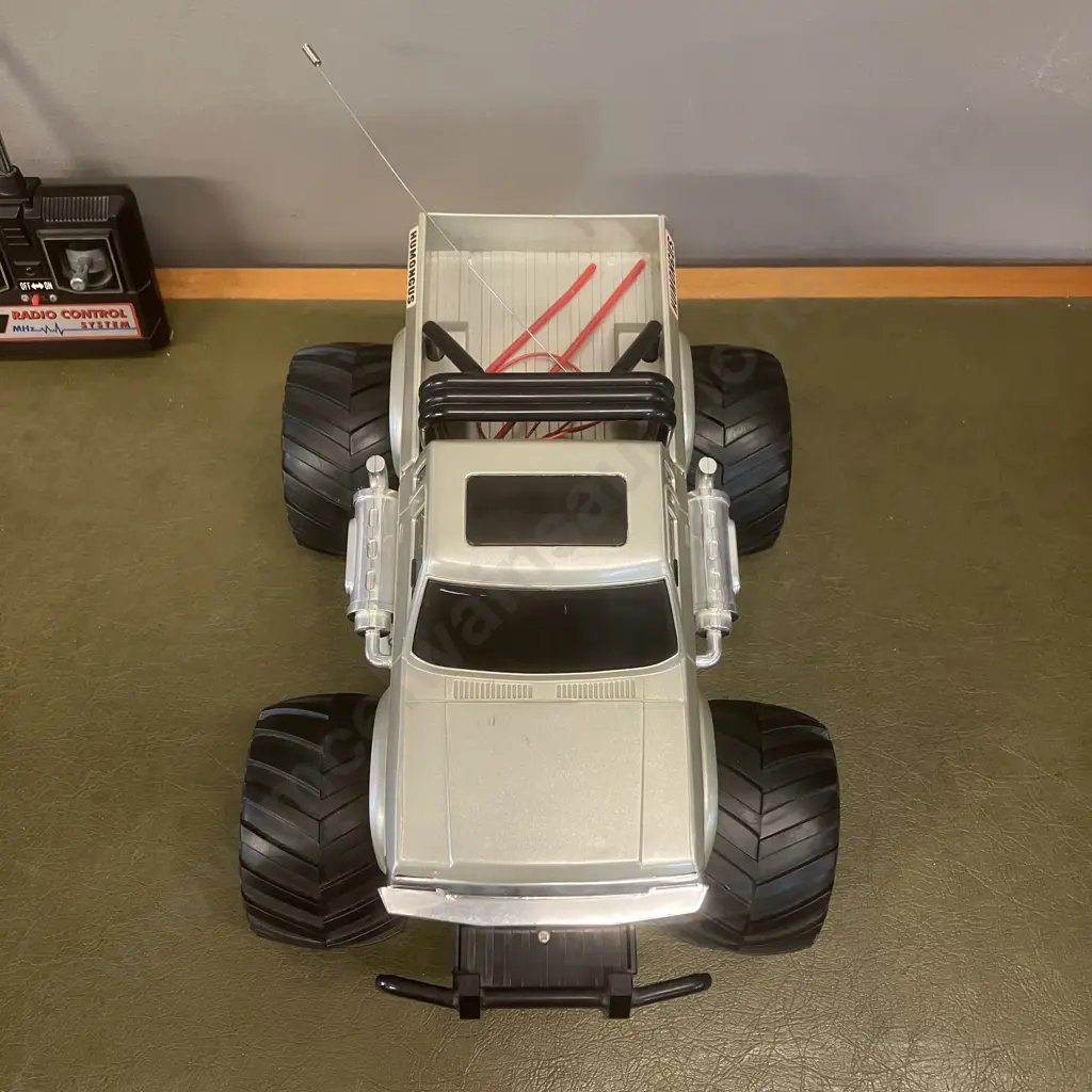HUMONGUS R/C Monster Truck - 27 Mhz Image 1++