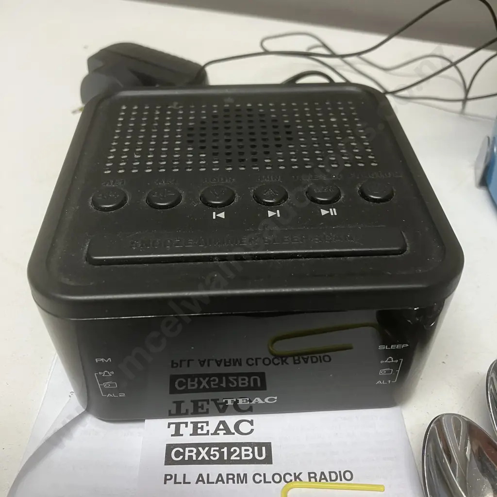 Maxwell Williams Teaspoons, Tiffin Carrier With 3 Bowls, Teac PLL Alarm Clock Radio CRX512BU Image 1++