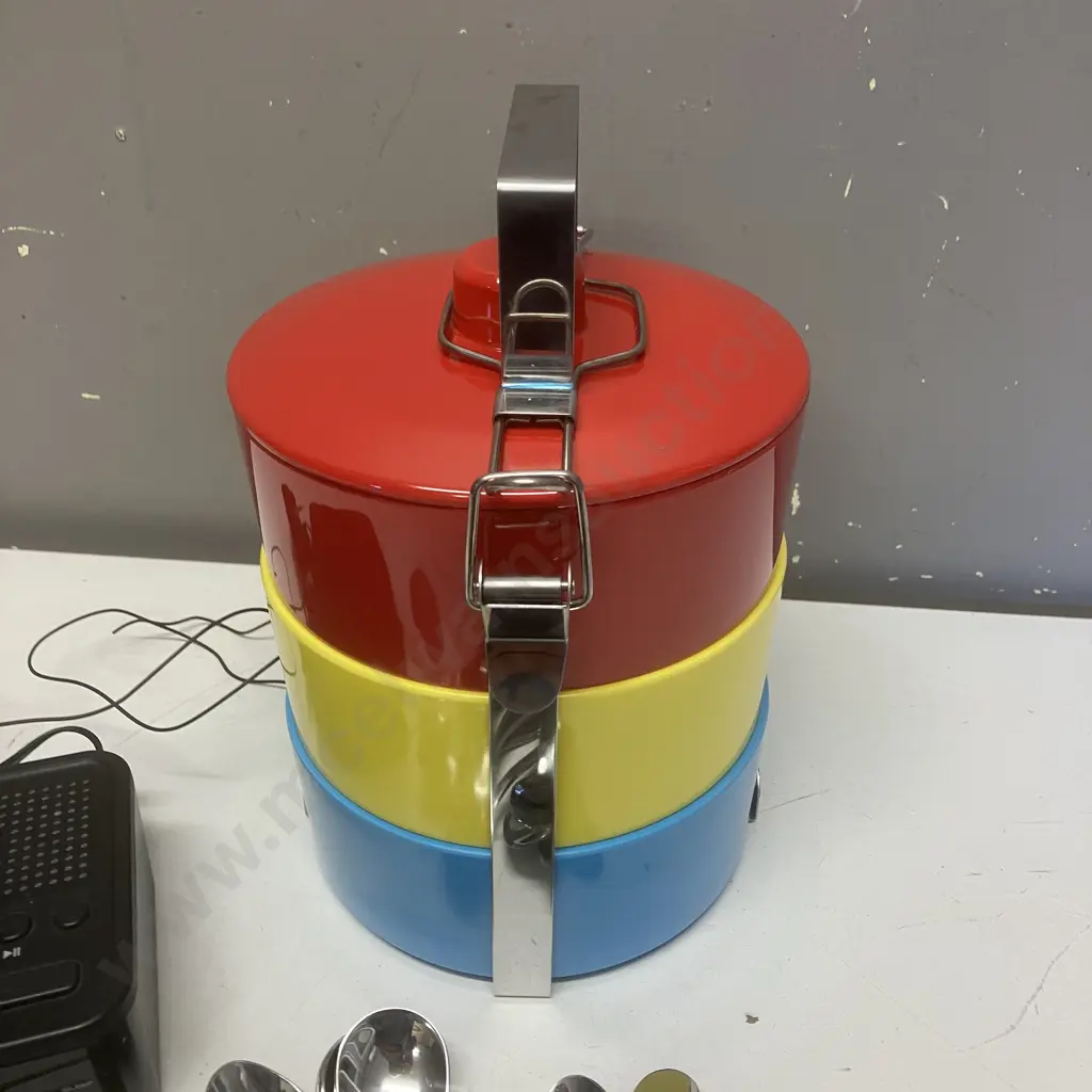 Maxwell Williams Teaspoons, Tiffin Carrier With 3 Bowls, Teac PLL Alarm Clock Radio CRX512BU Image 1++