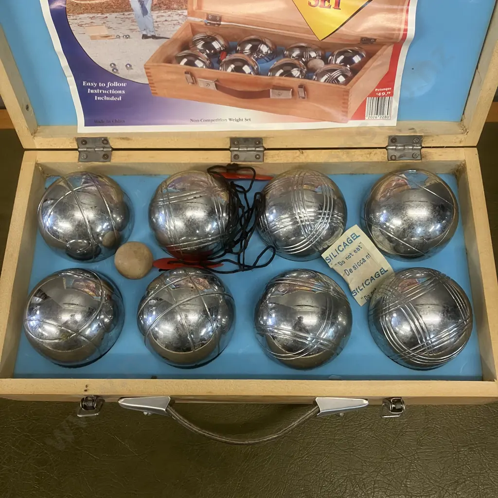 Petanque 8 Boule Set In Wooden Carrycase Image 1++