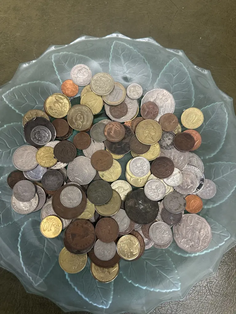 Assorted Coins Including Australia, New Zealand Etc Image 1++