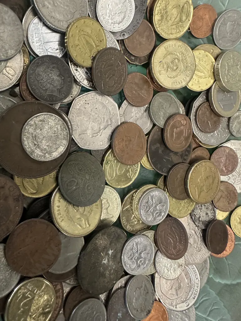 Assorted Coins Including Australia, New Zealand Etc Image 1++