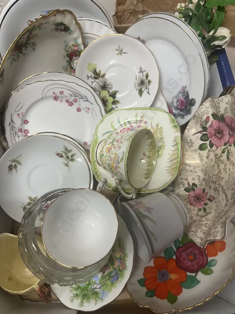 China Items Including Royal Albert Etc Image 1++