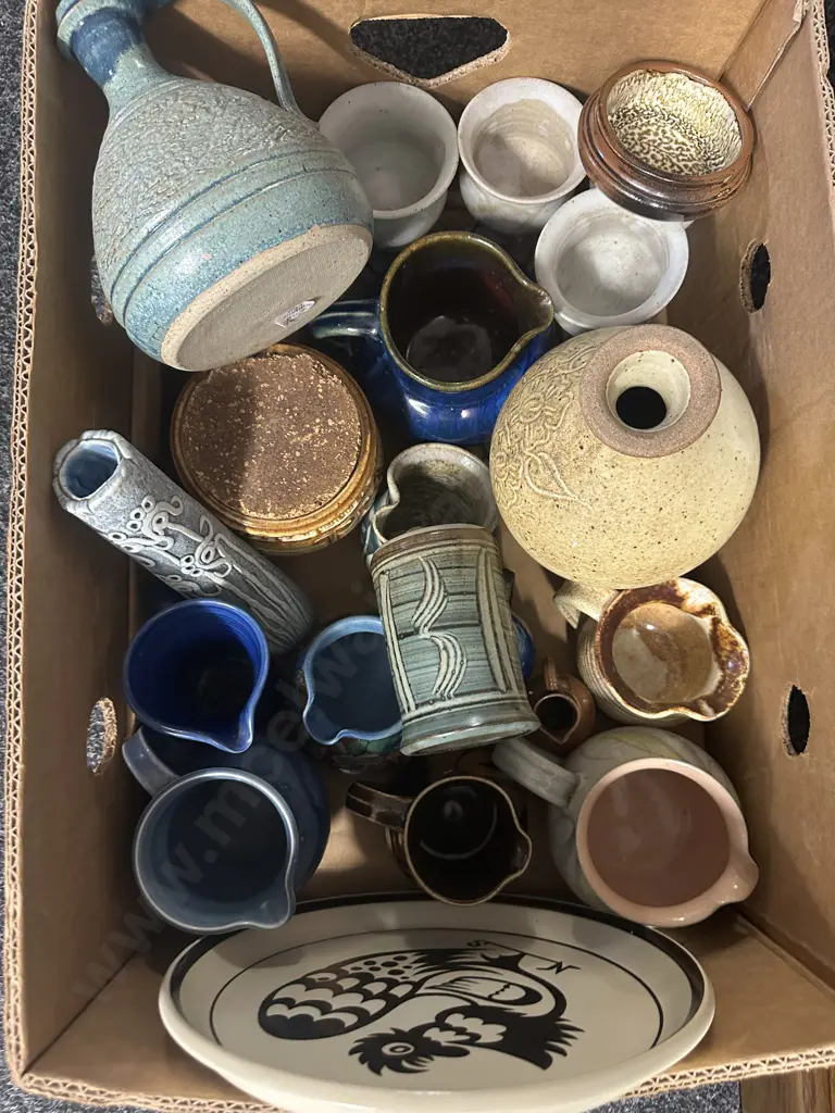 Selection of Vintage Pottery Items Including Jugs Image 1++