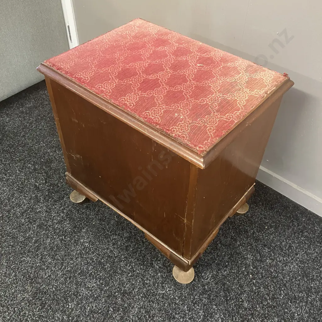 Queen Anne Style Wooden Nightstand With Upholstered Top, Single Door. H51 W49 D36cm Image 1++