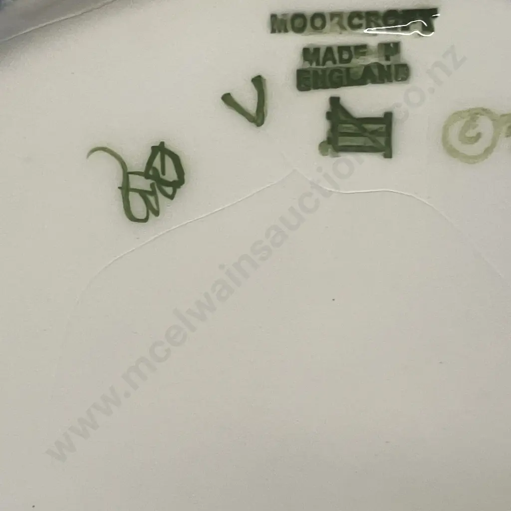 Moorcroft Pottery Anemone Pattern Signed 34/94 Large Charger Plate In Original Box. Dia 26cm (As Found) Image 1++