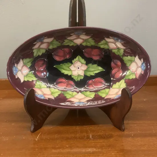 Moorcroft Pottery Morello Cherry Pattern Rachel Bishop Oval Dish 95. L23.5cm