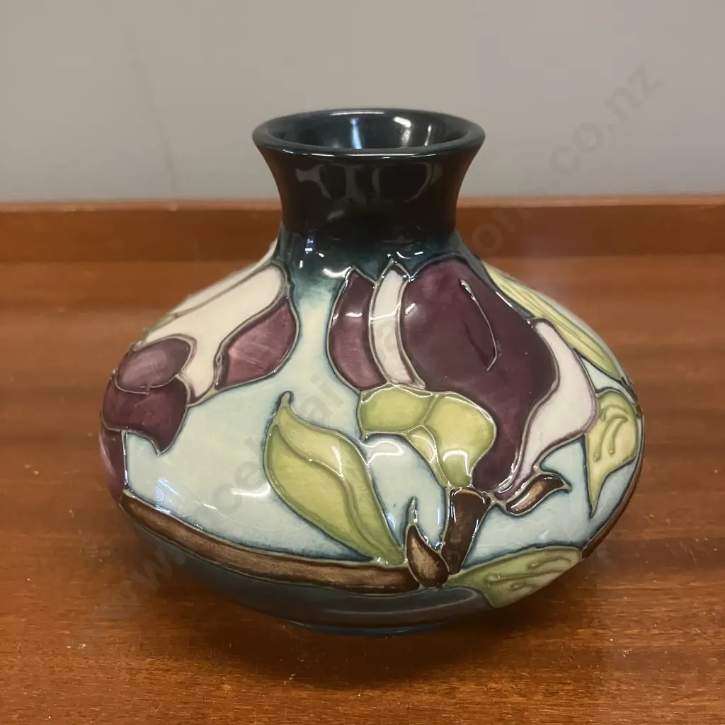 Moorcroft Pottery Wine Magnolia Pattern Squat Vase. 10.5cm Image 1++