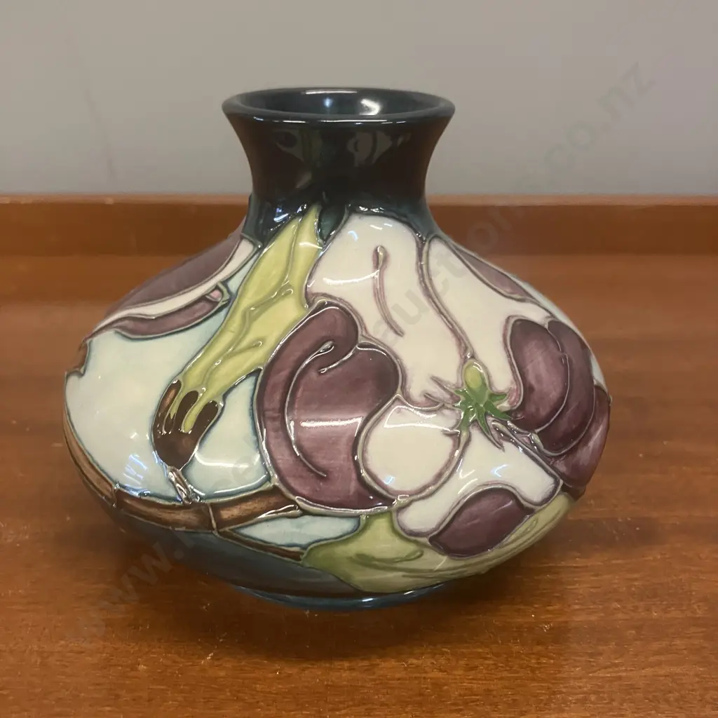 Moorcroft Pottery Wine Magnolia Pattern Squat Vase. 10.5cm Image 1++