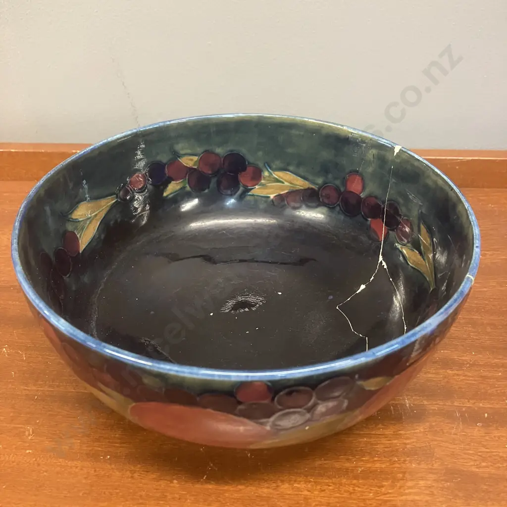 William Moorcroft Pomegranate Large Footed Bowl c.1930 (Damaged) 10 x 21.5cm Image 1++