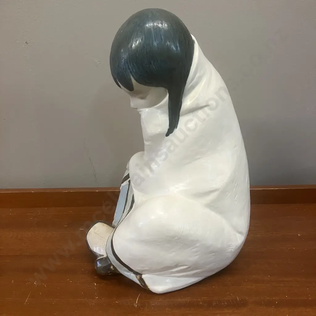 Retired Large Lladro Gres Eskimo Girl Sleeping, Blue White H30cm. Image 1++