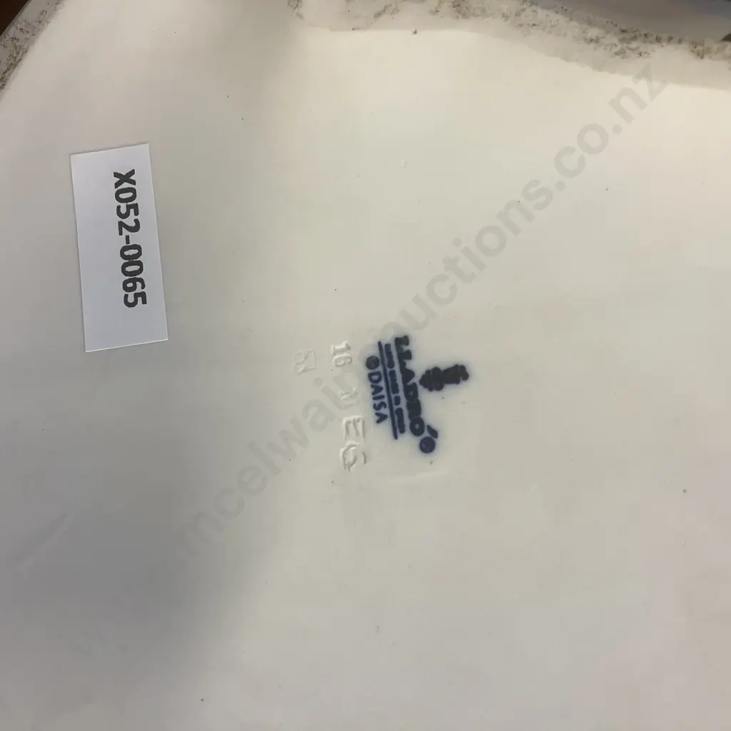 Retired Large Lladro Gres Eskimo Girl Sleeping, Blue White H30cm. Image 1++