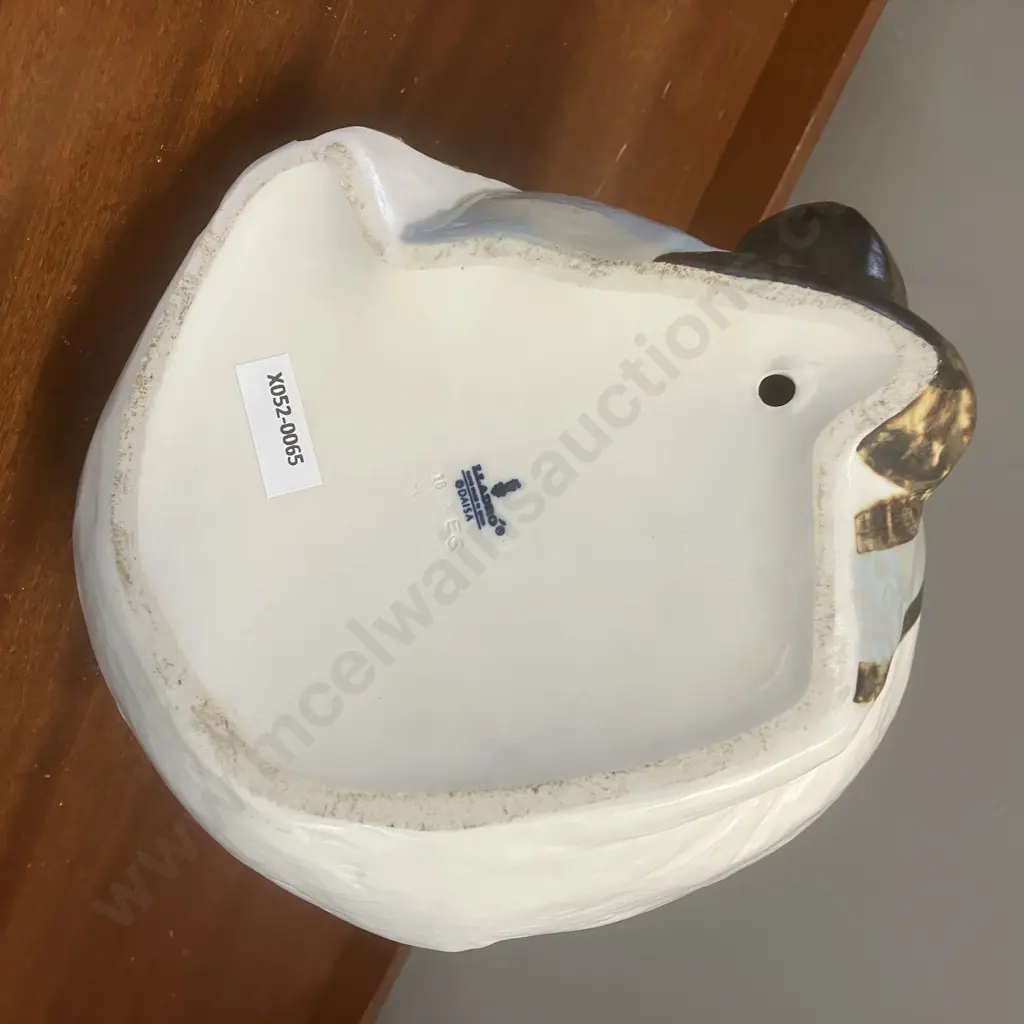 Retired Large Lladro Gres Eskimo Girl Sleeping, Blue White H30cm. Image 1++