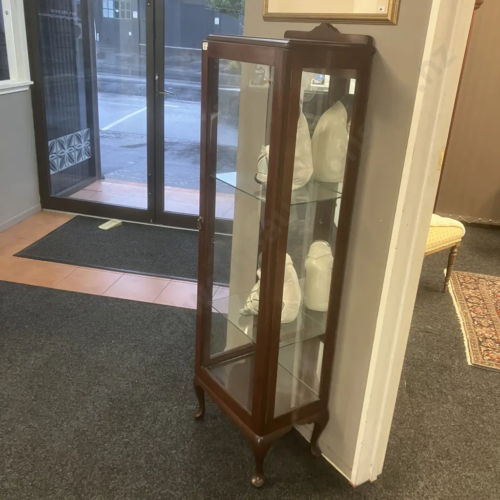 Queen Anne Style Mahogany Single Door Display Cabinet. Mirror Back, 4 Glass Shelves. H158 W45.5 D33cm Image 1++
