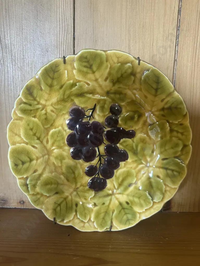 Sarreguemines French Majolica Grape & Leaf Fruit Plate Dia20cm.  Image 1++