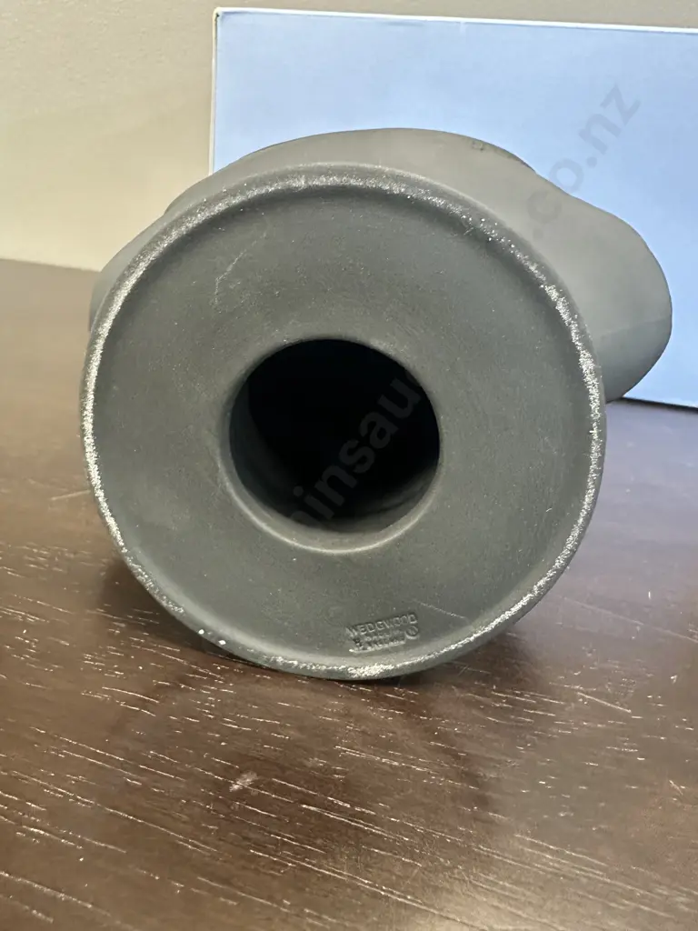 Wedgwood Black Jasperware Library Collection Venus Bust With Original Box. 19.5cm Made In England Image 1++