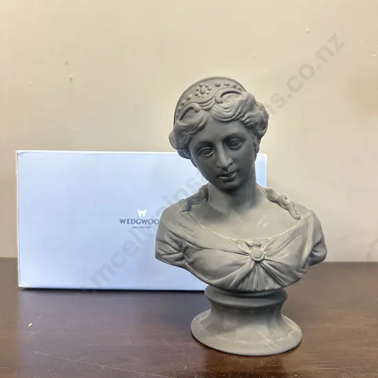 Wedgwood Black Jasperware Library Collection Venus Bust With Original Box. 19.5cm Made In England