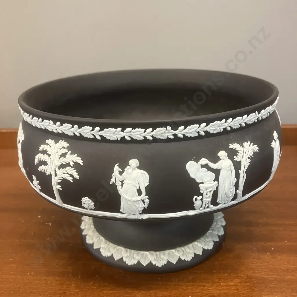 Wedgwood Black Jasperware Pedestal Bowl, Neoclassical Scenes - Made In England.13 x 21cm Image 1++