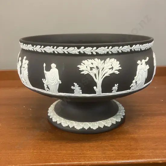 Wedgwood Black Jasperware Pedestal Bowl, Neoclassical Scenes - Made In England.13 x 21cm