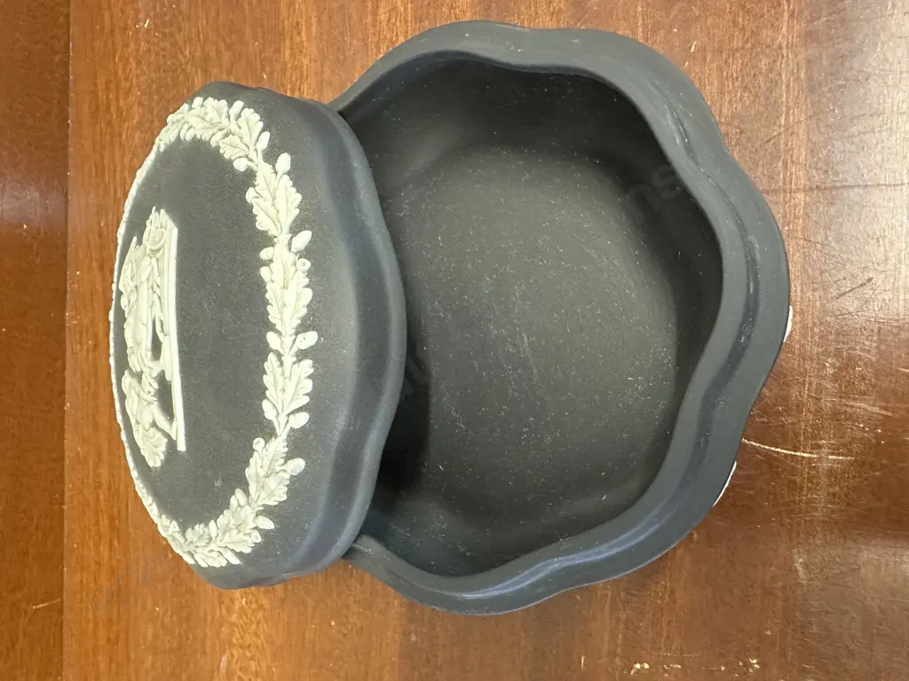 Wedgwood Black Jasperware Lidded Trinket Dish Dia13cm. Image 1++