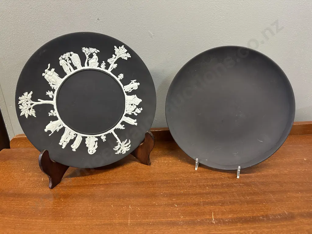 Wedgwood Black Plates Including Black Basalt Luncheon Plate Etc Image 1++