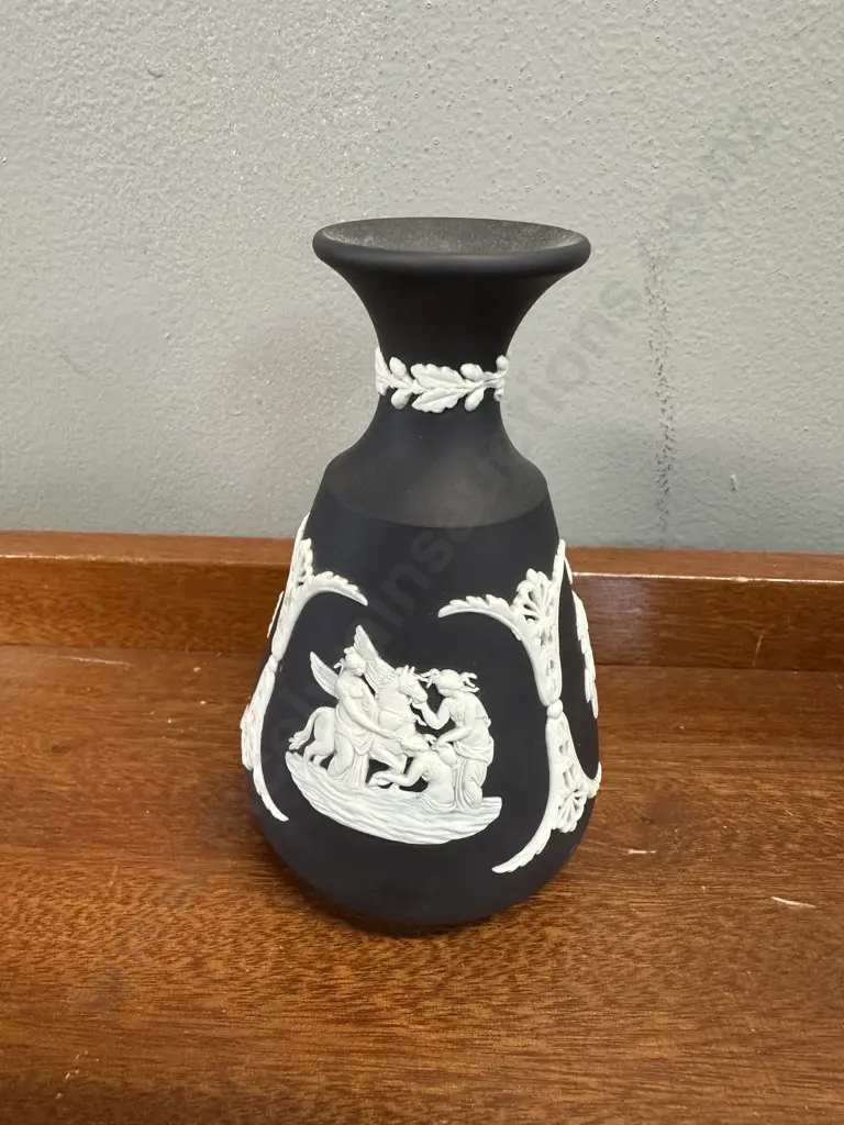 Wedgwood Black & White Jasperware Bud Vase H12cm. Image 1++