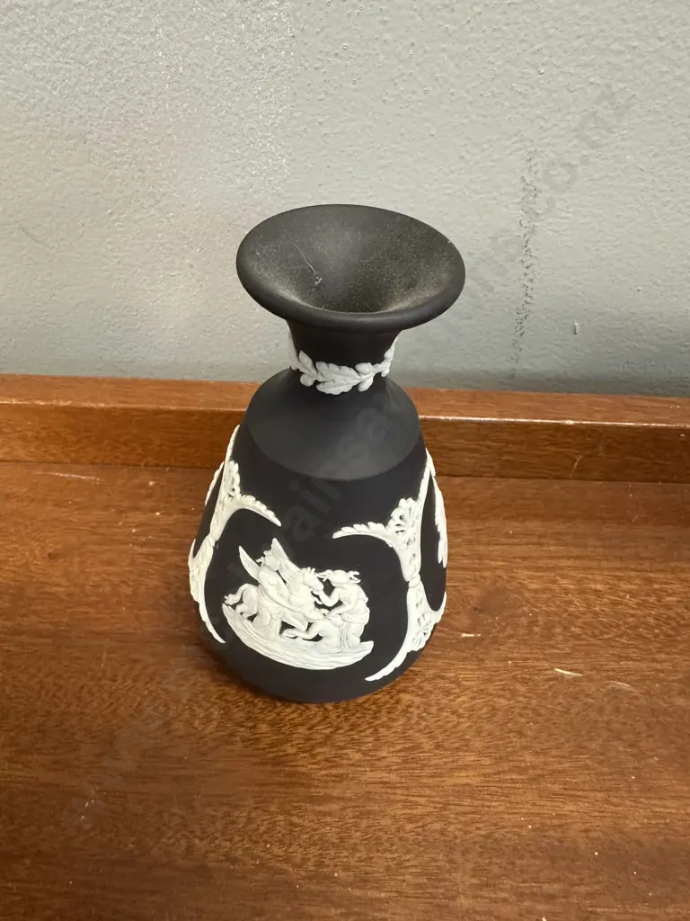 Wedgwood Black & White Jasperware Bud Vase H12cm. Image 1++