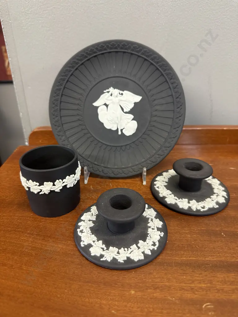 Selection Of Wedgwood Items Including Black Basalt Jasperware Plate Etc Image 1++