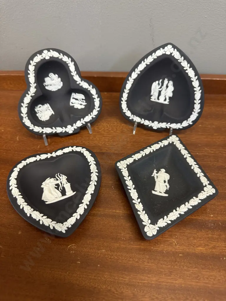 Selection Of Wedgwood Black Jasperware Pin Dishes Neo Classical Relief Detail Image 1++