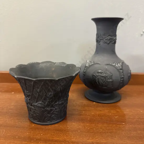 Wedgwood Black Basalt Vase H15cm With Flower Pot H7cm (as found)