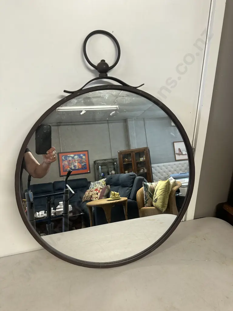 Round Modernist Mirror Dia56cm. Image 1++
