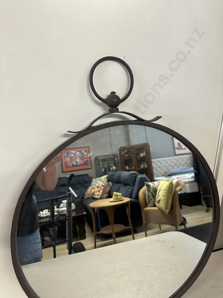 Round Modernist Mirror Dia56cm. Image 1++
