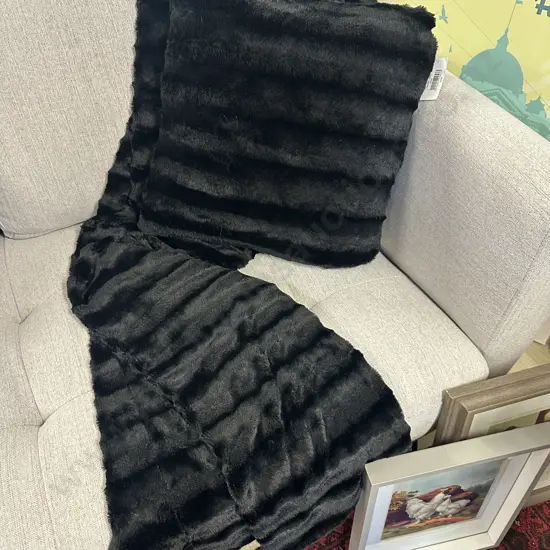 New Solace Channel Fur Black Throw & Cushion 45x45cm.