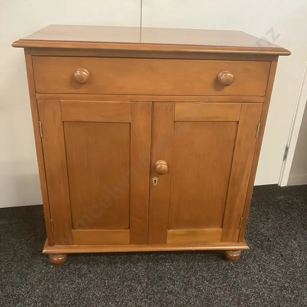 Vintage New Zealand Kauri Sideboard / Buffet, 1 Drawer, 2 Doors. H86 W79.5 D45.5cm (No Key) Image 1++
