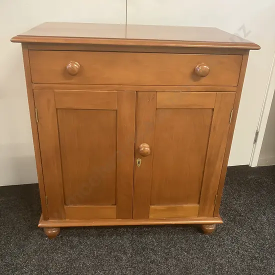 Vintage New Zealand Kauri Sideboard / Buffet, 1 Drawer, 2 Doors. H86 W79.5 D45.5cm (No Key)