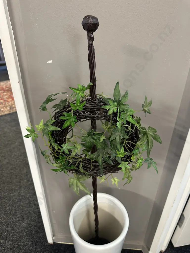 Ivy Wreath TopiaryOn Dark Brown Metal In Cream Tapered Floor Vase H100cm. Image 1++