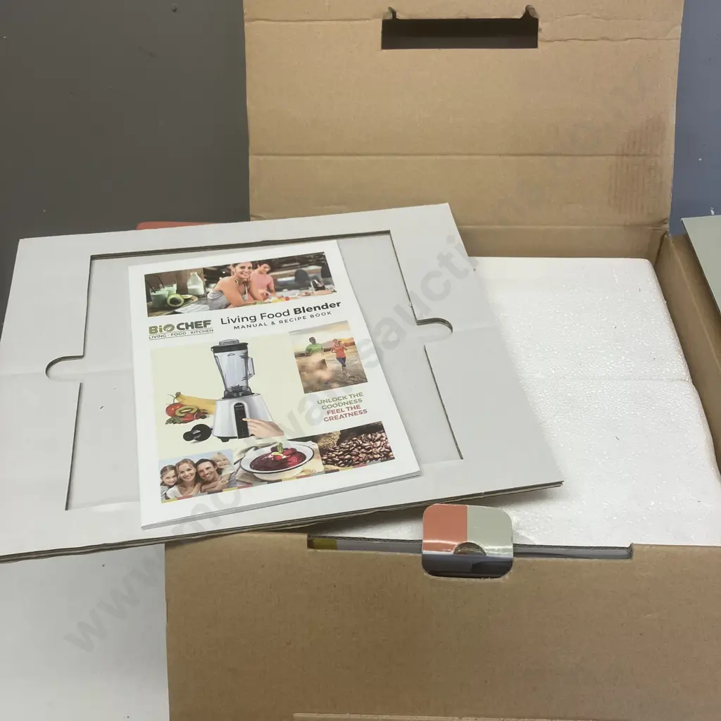 BioChef Living Food Blender White In Box With Manual & Recipe Book Image 1++