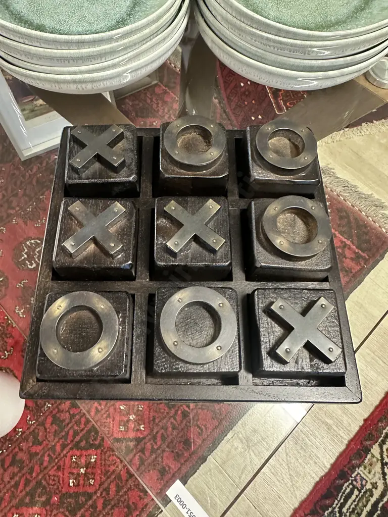 Artwood Noughts & Crosses Game 24x24cm Image 1++
