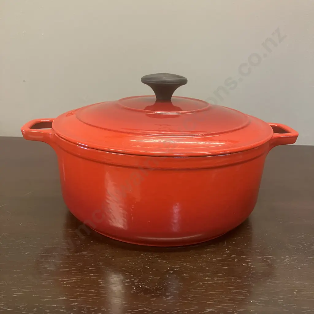 Red French Made Chasseur 22cm Enamelled Cast Iron Round Casserole Dish With Lid Image 1++
