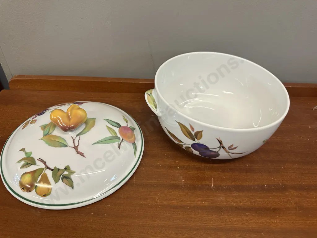 Royal Worcester Evesham Vale Oven To Table Lidded Casserole Dish Image 1++