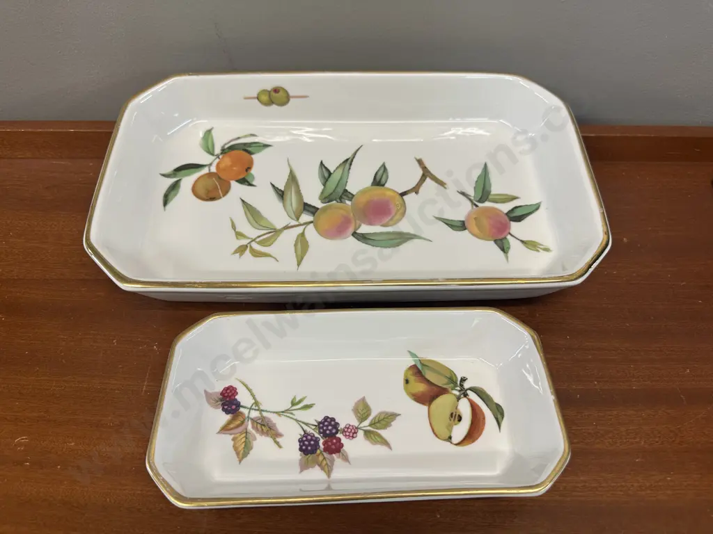 Royal Worcester Evesham Gold Rectangular Dishes Image 1++