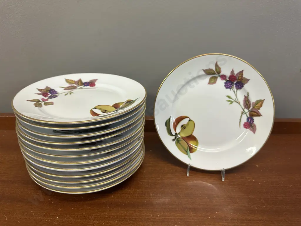Royal Worcester Evesham Gold Bread & Butter Plates x13 Image 1++
