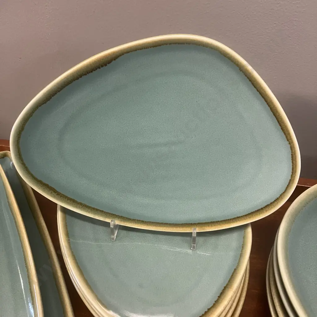 Tablekraft Coast x 13  - Aqua Green Triangular & Round Plates With Rectangular Platters Image 1++