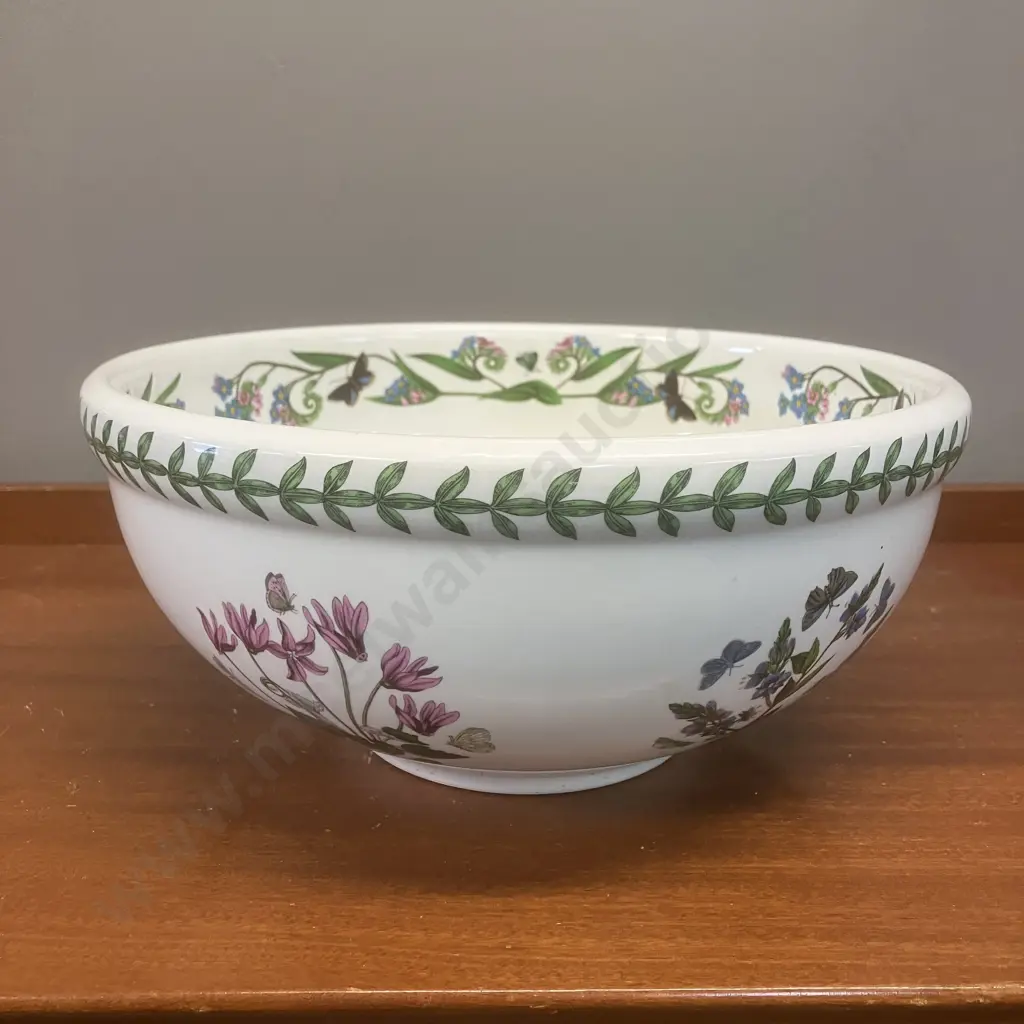 Portmeirion Botanic Garden Amaryllis Reginae Mexican Lily Large 26cm Bowl. Susan Williams Ellis 1972 England Image 1++